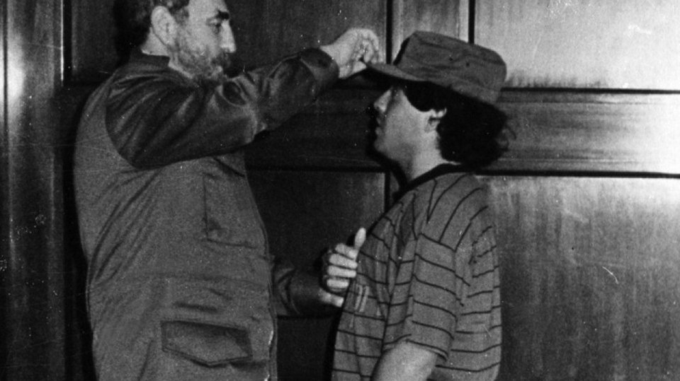 Οι επιστολές που αντάλλαξαν Φιντέλ Κάστρο - Ντιέγο Μαραντόνα το 2015 [εικόνες]  | iefimerida.gr 1