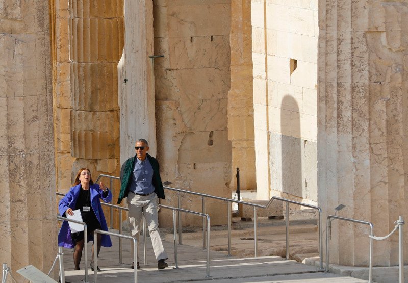 Στον Ιερό Βράχο της Ακρόπολης και στο Μουσείο ξεναγήθηκε ο Ομπάμα [εικόνες] | iefimerida.gr 4