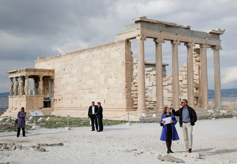 Στον Ιερό Βράχο της Ακρόπολης και στο Μουσείο ξεναγήθηκε ο Ομπάμα [εικόνες] | iefimerida.gr 8