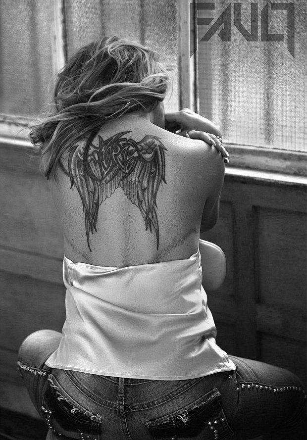 Η 48χρονη Αναστέζια με γυμνή φωτογράφισή της δείχνει τα σημάδια της διπλής μαστεκτομής [εικόνες] | iefimerida.gr 2