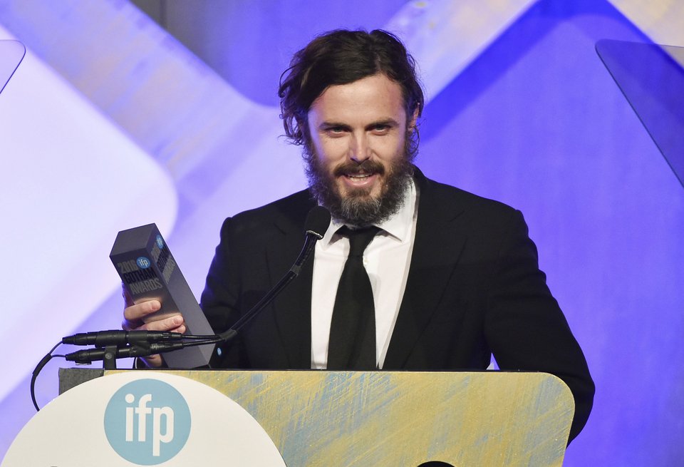 Ιζαμπέλ Ιπέρ, Κέισι Αφλεκ και «Moonlight» οι νικητές των βραβείων Gotham [εικόνες] | iefimerida.gr 1