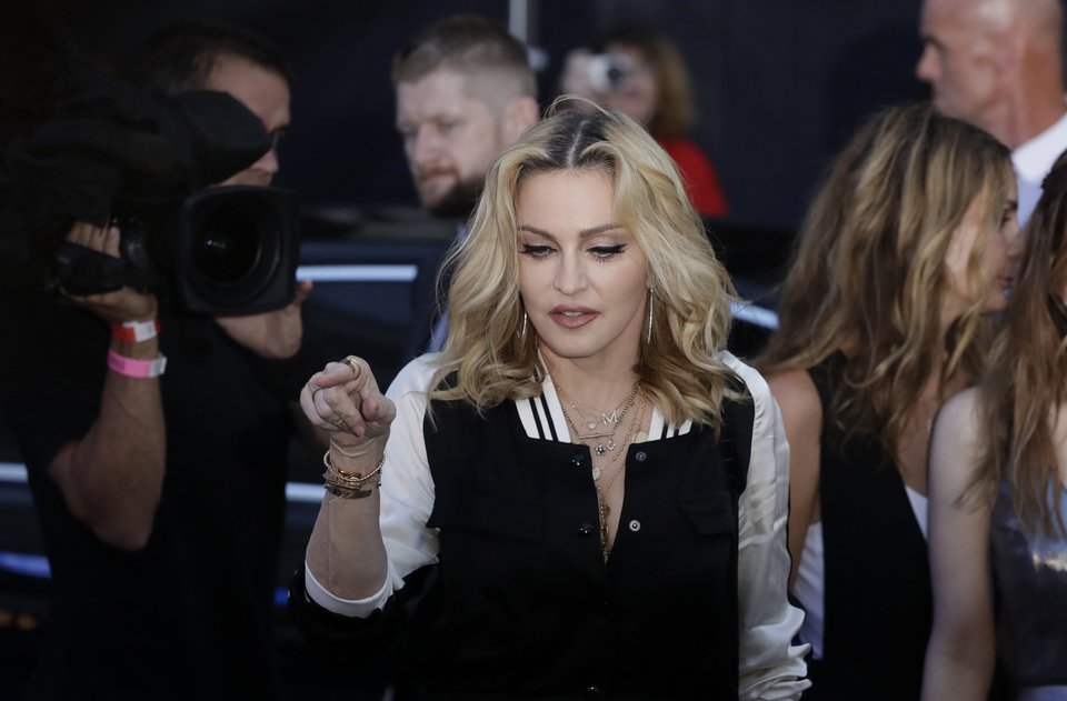 Η «χρυσή» τριάδα της μουσικής: Τέιλορ Σουίφτ, One Direction και Αντέλ κέρδισαν τα περισσότερα [εικόνες]  | iefimerida.gr 3