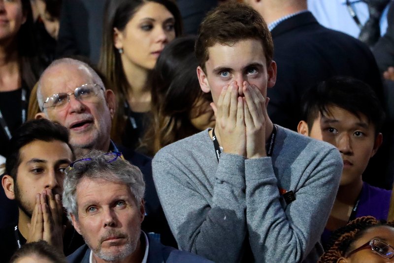 Νέα Υόρκη: Απογοήτευση και δάκρυα των ψηφοφόρων της Χίλαρι Κλίντον [εικόνες] | iefimerida.gr 6