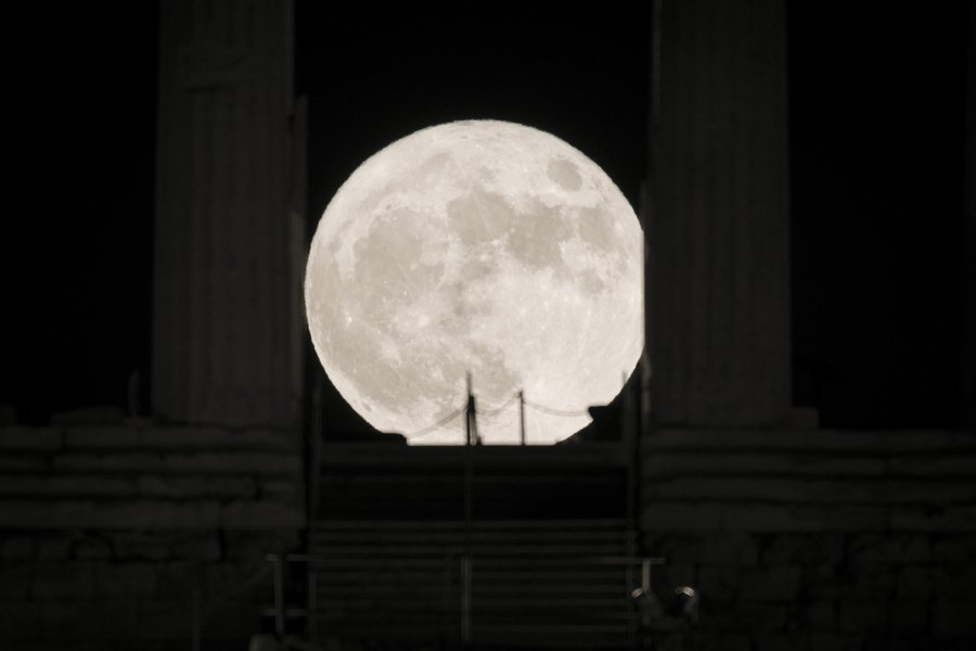 Η πανσέληνος πιο κοντά από ποτέ – Εντυπωσιακά τοπία από την Ελλάδα και όλο τον πλανήτη [εικόνες] | iefimerida.gr 3