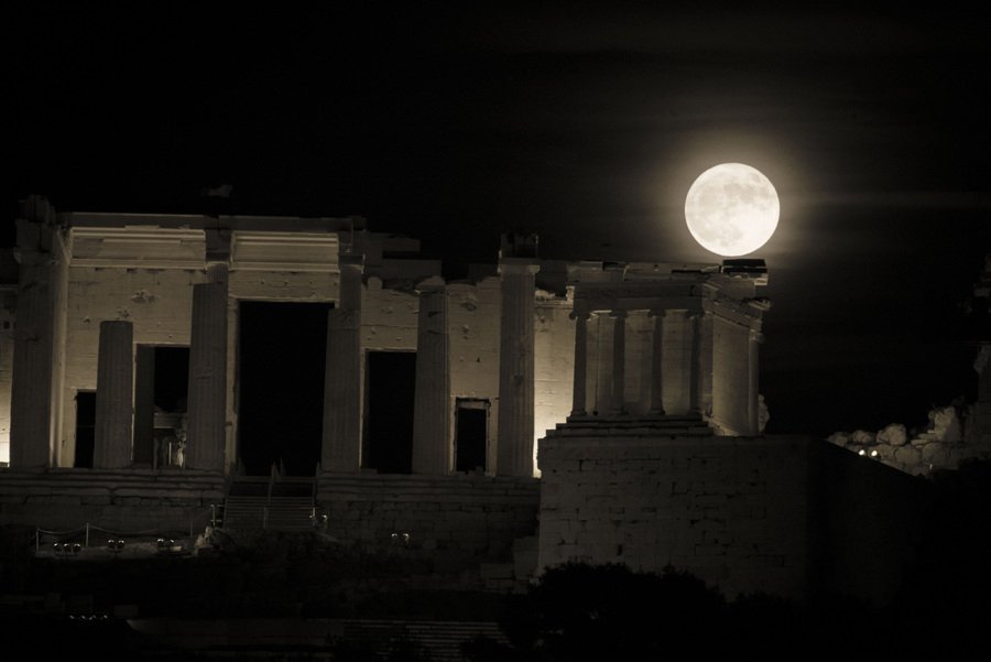 Η πανσέληνος πιο κοντά από ποτέ – Εντυπωσιακά τοπία από την Ελλάδα και όλο τον πλανήτη [εικόνες] | iefimerida.gr 5