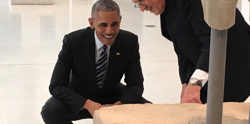 Ο Ομπάμα άλλαξε ρούχα από την Ακρόπολη στο Μουσείο [εικόνες] | iefimerida.gr 2