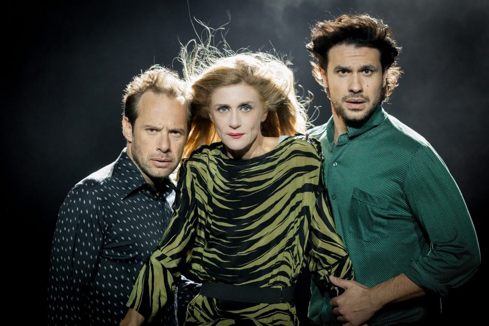 Το νέο θεατρικό-μουσικό θέαμα του Κωνσταντίνου Ρήγου στο Εθνικό [εικόνες] | iefimerida.gr 0