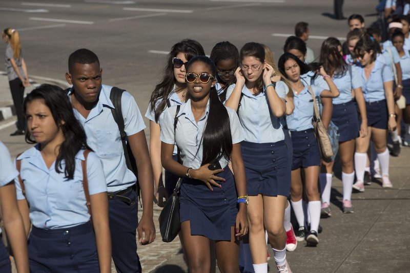 Ατελείωτες ουρές Κουβανών για το τελευταίο αντίο στον Φιντέλ Κάστρο -Με δάκρυα στα μάτια [εικόνες] | iefimerida.gr 0