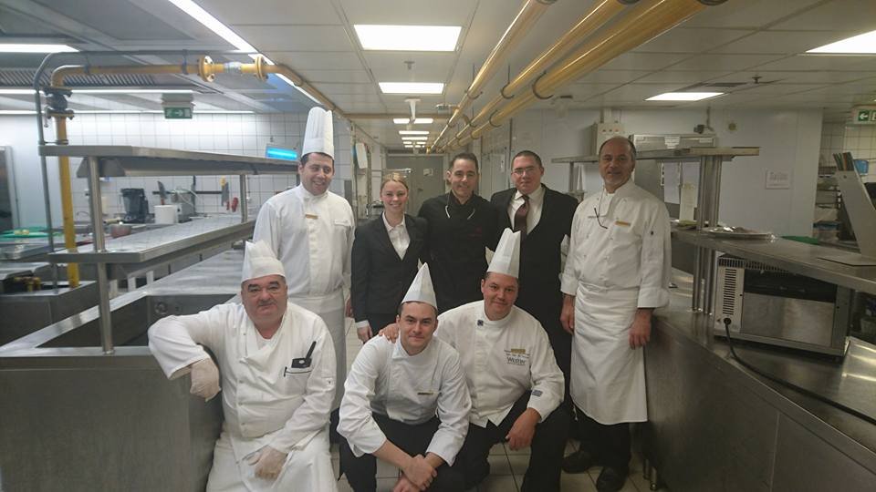 Στράτος Καλαθάκης: Ο σεφ του «Αστέρα» που ξετρέλανε τον Ομπάμα με τα κεφτεδάκια του [εικόνες] | iefimerida.gr 1