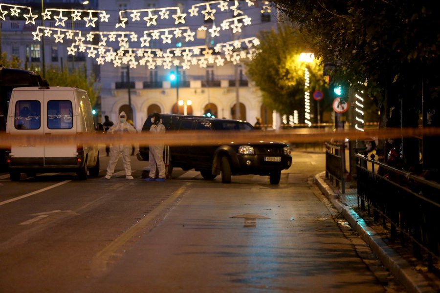 Τρομοκρατική επίθεση με χειροβομβίδα στη γαλλική πρεσβεία -Eνας τραυματίας [εικόνες] | iefimerida.gr 0