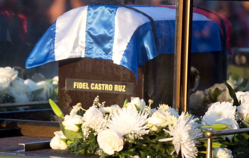Το τελευταίο ταξίδι του Φιντέλ Κάστρο στην Κούβα -Η τέφρα του κομαντάντε θα διανύσει 950 χλμ. [εικόνες] | iefimerida.gr 9