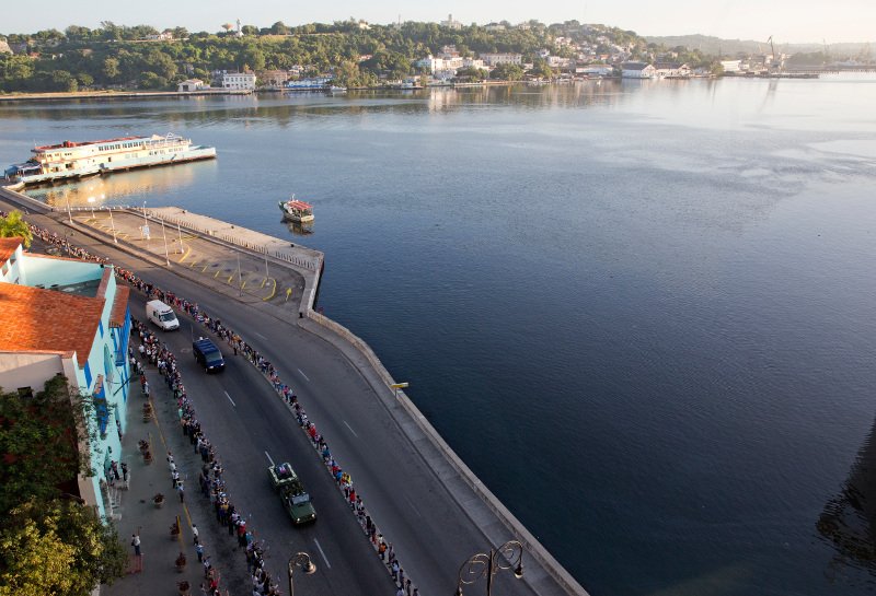 Το τελευταίο ταξίδι του Φιντέλ Κάστρο στην Κούβα -Η τέφρα του κομαντάντε θα διανύσει 950 χλμ. [εικόνες] | iefimerida.gr 8