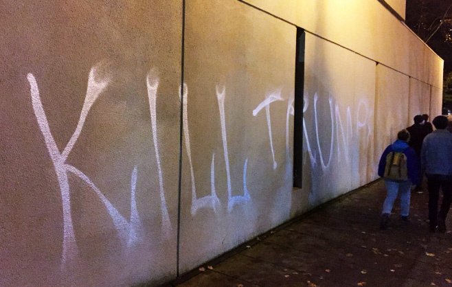 Βίαια επεισόδια στο Πόρτλαντ σε διαδήλωση κατά του Τραμπ [εικόνες & βίντεο] | iefimerida.gr 4