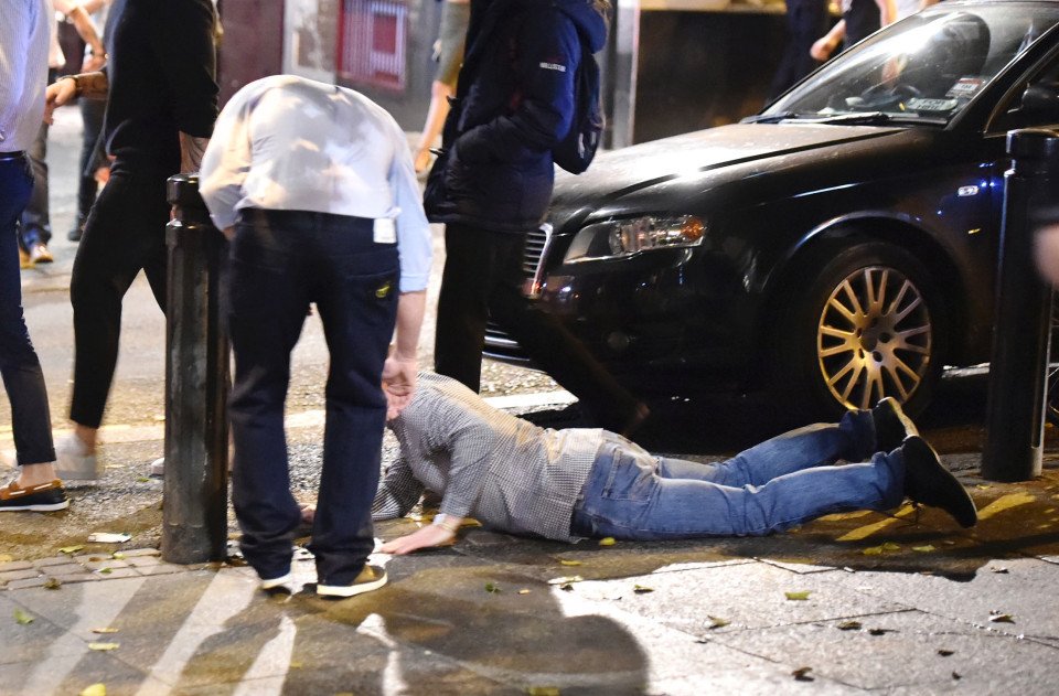 Halloween στην Αγγλία -Μεθύσι, κραιπάλες και ξάπλα στο δρόμο [εικόνες] | iefimerida.gr 4