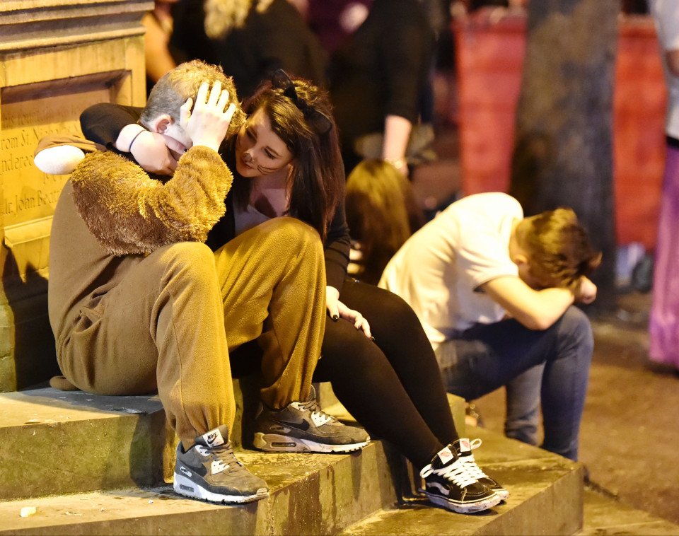 Halloween στην Αγγλία -Μεθύσι, κραιπάλες και ξάπλα στο δρόμο [εικόνες] | iefimerida.gr 13