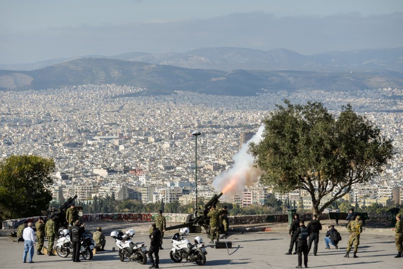 Το τελευταίο αντίο στον Κωστή Στεφανόπουλο -Με τιμές αρχηγού κράτους  [εικόνες & βίντεο] | iefimerida.gr 28
