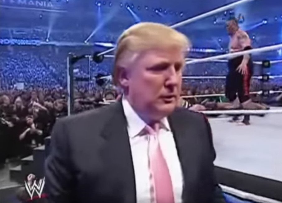 Οταν ο Τραμπ έπαιζε... κατς -Εριχνε και έτρωγε ξύλο και ξύριζε κεφάλια αντιπάλων [βίντεο] | iefimerida.gr 2