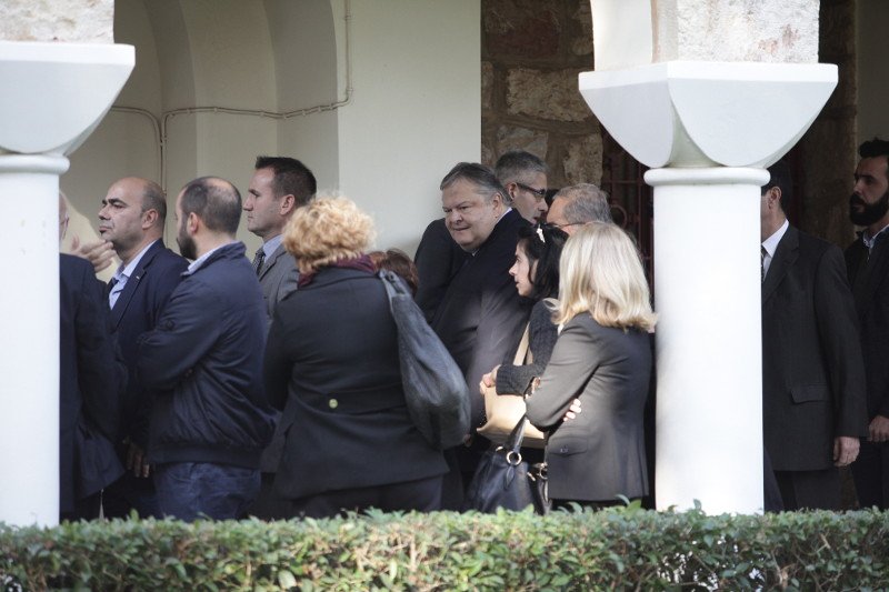 Το τελευταίο αντίο στον Κωστή Στεφανόπουλο -Με τιμές αρχηγού κράτους  [εικόνες & βίντεο] | iefimerida.gr 9