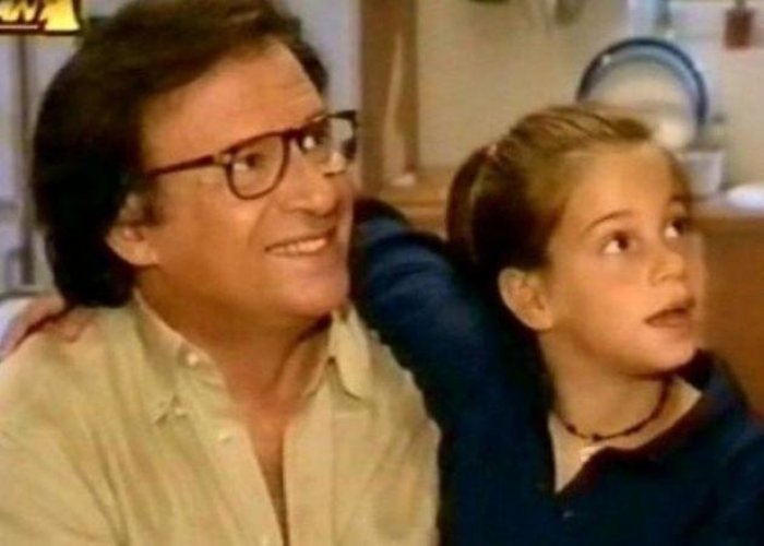 H Κορίνα του «Πάτερ Ημών» μπήκε στο Πολιτικό Συμβούλιο της ΟΝΝΕΔ -Δείτε την πώς είναι σήμερα [εικόνες] | iefimerida.gr 0