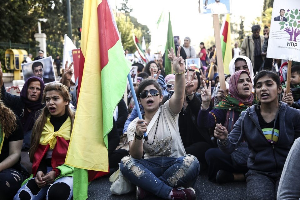 Συλλαλητήριο στην Αθήνα: «Οχι στη δικτατορία του Ερντογάν», φώναξαν οι διαδηλωτές [εικόνες] | iefimerida.gr 2