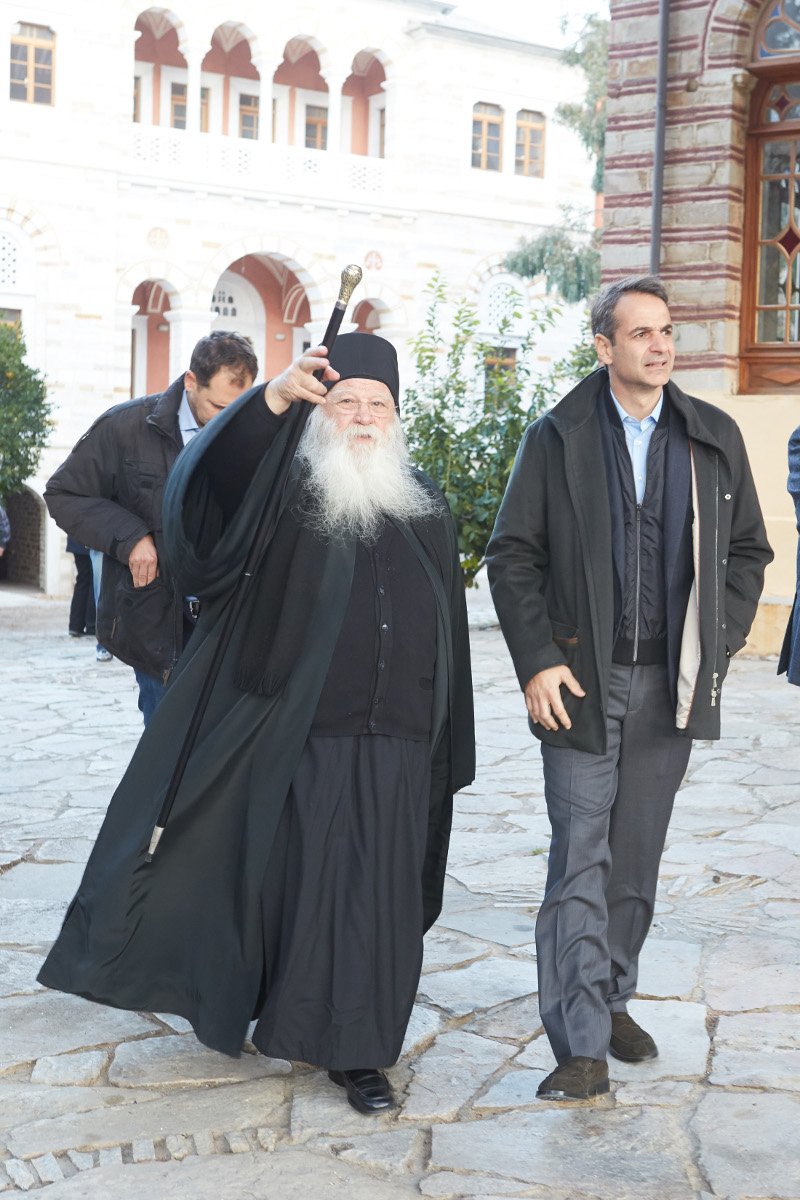 Ο Μητσοτάκης θυμάται τις δύο προηγούμενες επισκέψεις του στο Αγιον Ορος, με τον πατέρα του [εικόνες] | iefimerida.gr 1