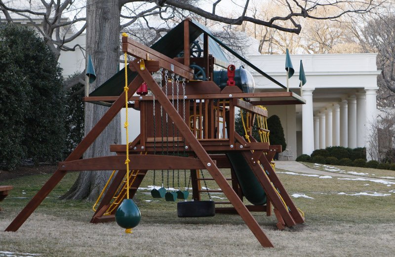 Τι μπορεί να κάνει ένα παιδί στον Λευκό Οίκο; -Πώς μεγάλωσαν εκεί Τσέλσι Κλίντον, Μαλία και Σάσα Ομπάμα [εικόνες] | iefimerida.gr 5