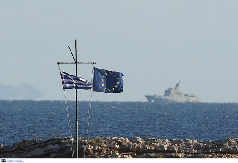 Το «πλωτό» φρούριο για τον Ομπάμα στη Βουλιαγμένη -Φουσκωτά σκάφη, πάνοπλοι άνδρες και βατραχάνθρωποι [εικόνες]  | iefimerida.gr 5