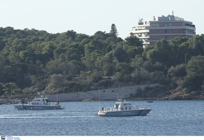 Το «πλωτό» φρούριο για τον Ομπάμα στη Βουλιαγμένη -Φουσκωτά σκάφη, πάνοπλοι άνδρες και βατραχάνθρωποι [εικόνες]  | iefimerida.gr 8