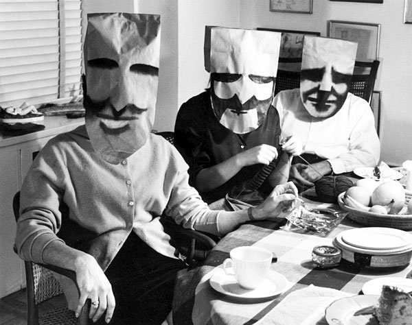 Οι σακούλες του μανάβη... αλλιώς -Εμεινε στην ιστορία για τις μοναδικές του μάσκες [εικόνες]  | iefimerida.gr 0