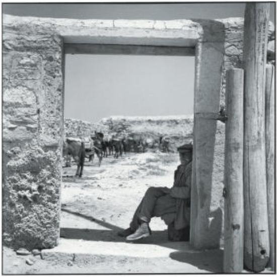 Φωτογραφίες του Robert McCabe από το Αιγαίο -Τότε που δεν υπήρχε τηλέφωνο και ηλεκτρικό [εικόνες]  | iefimerida.gr 1