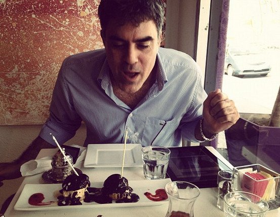 Η Κατερίνα Μουτσάτσου παντρεύτηκε στο Λος Aντζελες τον... σωσία του Τζόρτζ Κλούνεϊ [εικόνες] | iefimerida.gr 3