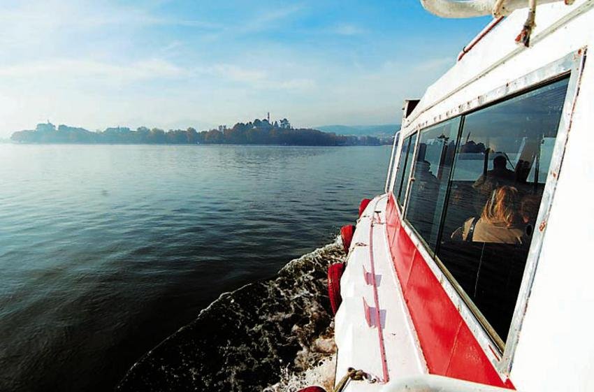 Γνωρίστε το νησί της Κυρα-Φροσύνης -Το μόνο νησί λίμνης που κατοικείται, στην Ευρώπη [εικόνες] | iefimerida.gr 10