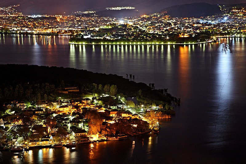 Γνωρίστε το νησί της Κυρα-Φροσύνης -Το μόνο νησί λίμνης που κατοικείται, στην Ευρώπη [εικόνες] | iefimerida.gr 11