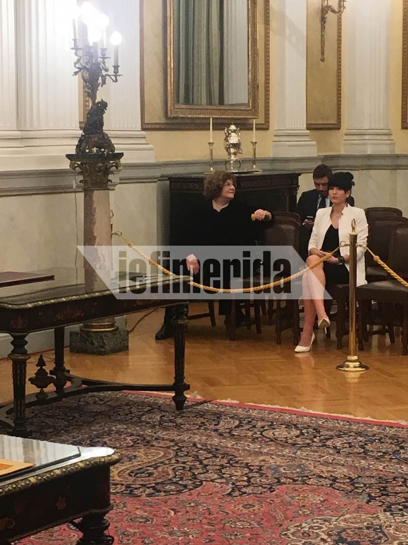 Ορκωμοσία: Οι παρουσίες που ξεχώρισαν -Η εντυπωσιακή εμφάνιση της 31χρονης υπουργού Εργασίας [εικόνες] | iefimerida.gr 2