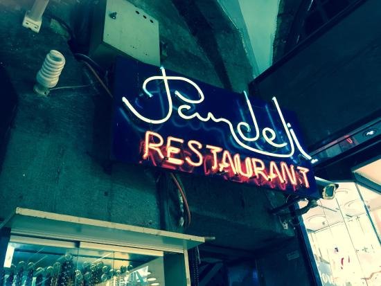 Θλίψη γιατί κλείνει το ιστορικό «Pandeli» στην Κωνσταντινούπολη -Εκεί που έτρωγαν ο Κεμάλ, η Σοράγια και ο ΝτεΝίρο | iefimerida.gr 3