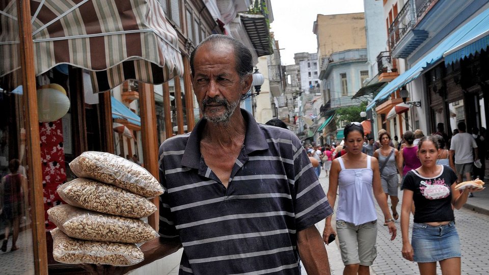 Κούβα: 21 ευρώ ο μέσος μηνιαίος μισθός –Μια σοβιετική οικονομία και γραφειοκρατία [εικόνες] | iefimerida.gr 1
