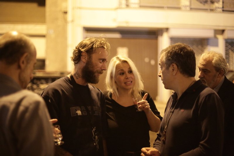 Με ντολμαδάκια, καλτσούνια και ρακή ξενύχτησαν στο Ποτάμι για να δουν τις εκλογές στις ΗΠΑ [εικόνες] | iefimerida.gr 6