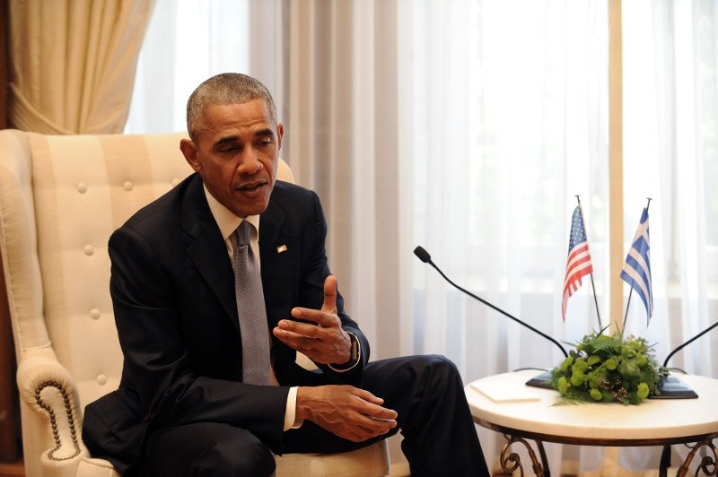 Το... μυστήριο με τη βέρα του Ομπάμα -Γιατί τη φορούσε όταν έφτασε στην Αθήνα και την έβγαλε μετά [εικόνες & βίντεο] | iefimerida.gr 2