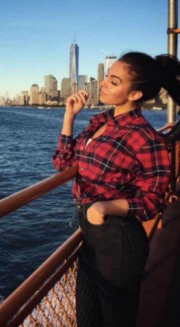 Ο Ρονάλντο κυκλοφορεί με περούκα και γυαλιά – Εχοντας αγκαλιά το νέο του αμόρε [εικόνες] | iefimerida.gr 2