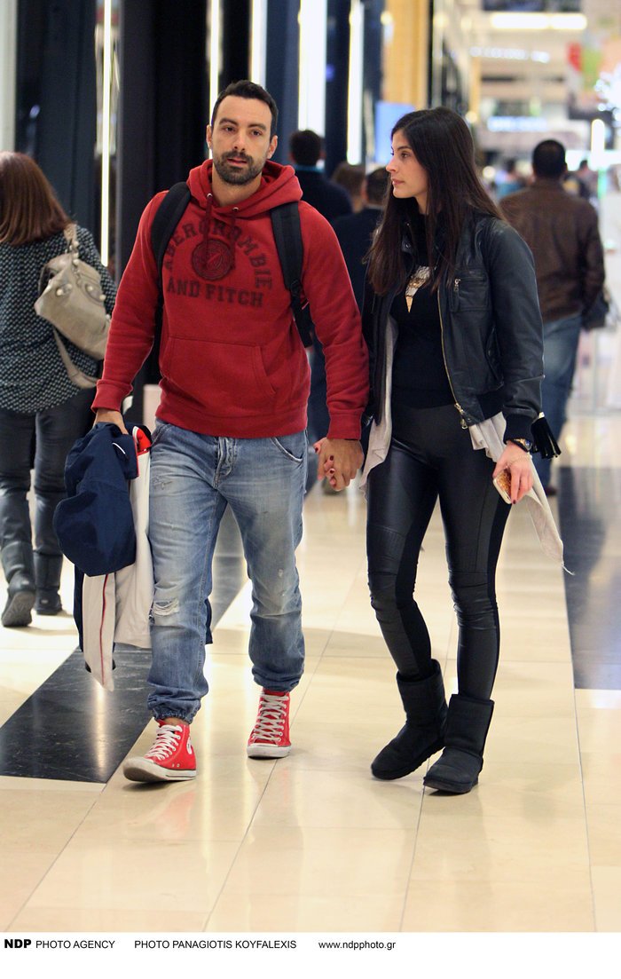 Ο Σάκης Τανιμανίδης του World Party για ψώνια με την καλλονή σύντροφό του [εικόνες] | iefimerida.gr 0