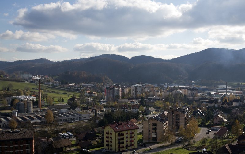 Πανηγυρίζουν στη Σλοβενία, στο χωριό όπου γεννήθηκε η Μελάνια Τραμπ -Σερβίρουν και πρωινό με το όνομά της [βίντεο] | iefimerida.gr 1