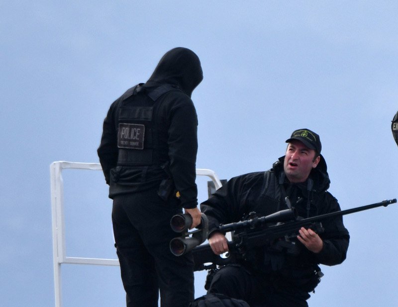 Μυστική Υπηρεσία των ΗΠΑ: Ποιοι είναι οι «σκληροί» κουστουμάτοι πράκτορες που προστατεύουν τον πρόεδρο [εικόνες] | iefimerida.gr 4