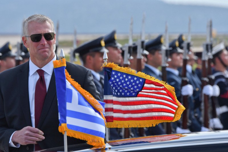 Μυστική Υπηρεσία των ΗΠΑ: Ποιοι είναι οι «σκληροί» κουστουμάτοι πράκτορες που προστατεύουν τον πρόεδρο [εικόνες] | iefimerida.gr 2