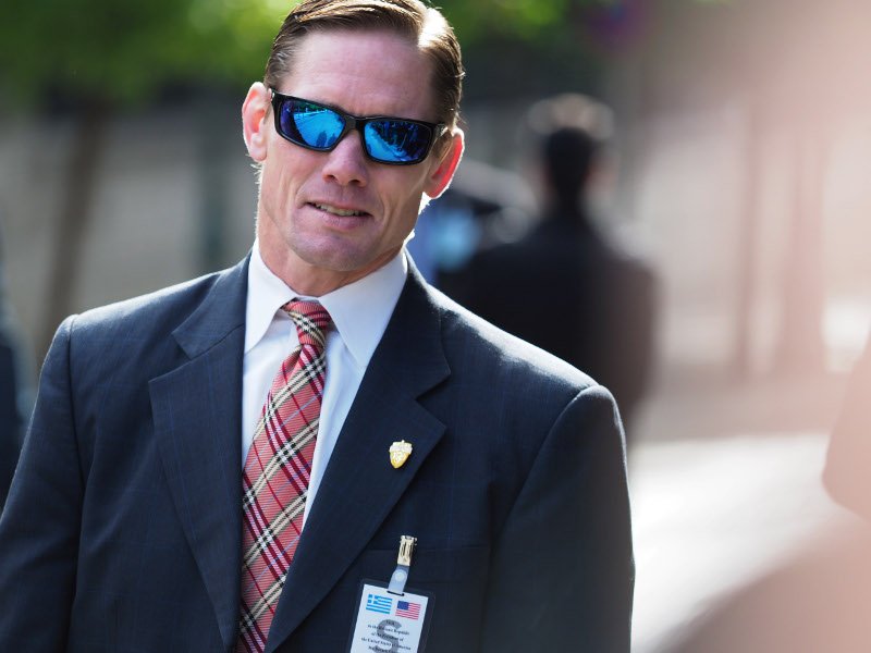 Μυστική Υπηρεσία των ΗΠΑ: Ποιοι είναι οι «σκληροί» κουστουμάτοι πράκτορες που προστατεύουν τον πρόεδρο [εικόνες] | iefimerida.gr 9