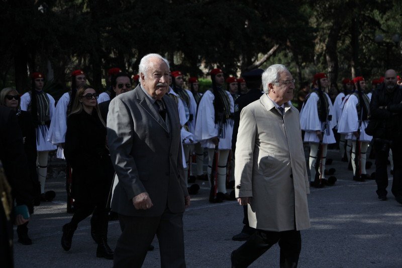 Το τελευταίο αντίο στον Κωστή Στεφανόπουλο -Με τιμές αρχηγού κράτους  [εικόνες & βίντεο] | iefimerida.gr 25