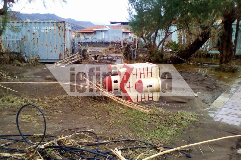 Θεομηνία στη Λέσβο -Σκηνές βιβλικής καταστροφής στο Μεσότοπο [εικόνες] | iefimerida.gr 1