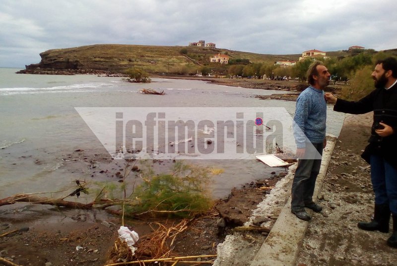 Θεομηνία στη Λέσβο -Σκηνές βιβλικής καταστροφής στο Μεσότοπο [εικόνες] | iefimerida.gr 3