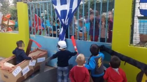 Βρεφονηπιακός σταθμός έντυσε τα παιδιά... τανκς για την επέτειο της εξέγερσης του Πολυτεχνείου [εικόνες]  | iefimerida.gr 0