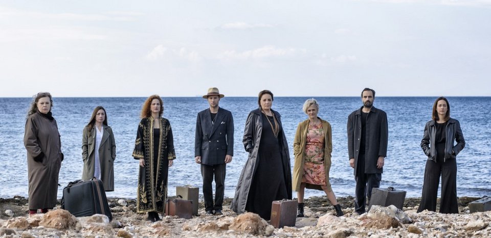 Το θέατρο της Οδού Κεφαλληνίας κλείνει τα 30 -Η Μπέττυ Αρβανίτη γιορτάζει με «Τρωάδες» [βίντεο] | iefimerida.gr 1