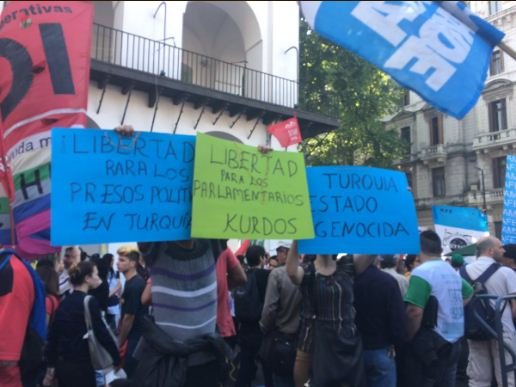 Αναταραχή στην Τουρκία: Μαζικές διαδηλώσεις Κούρδων -Με βία διακόπηκαν από τις αρχές | iefimerida.gr 0